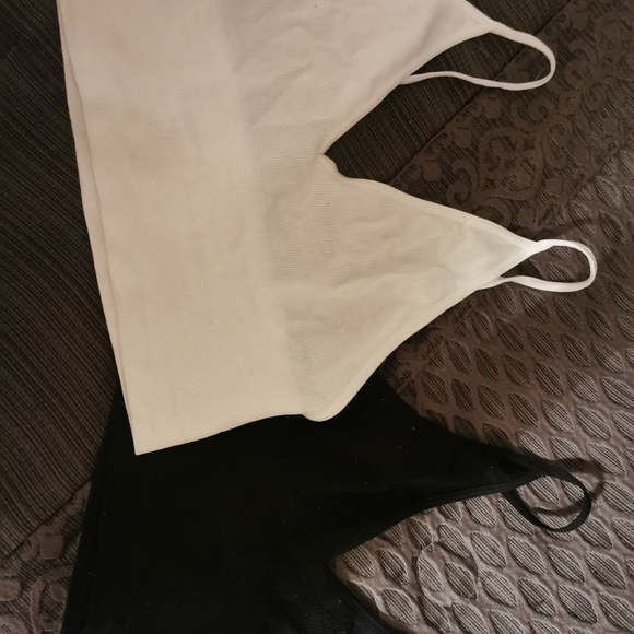 Aritzia Talula Tank tops - Picture 3 of 3